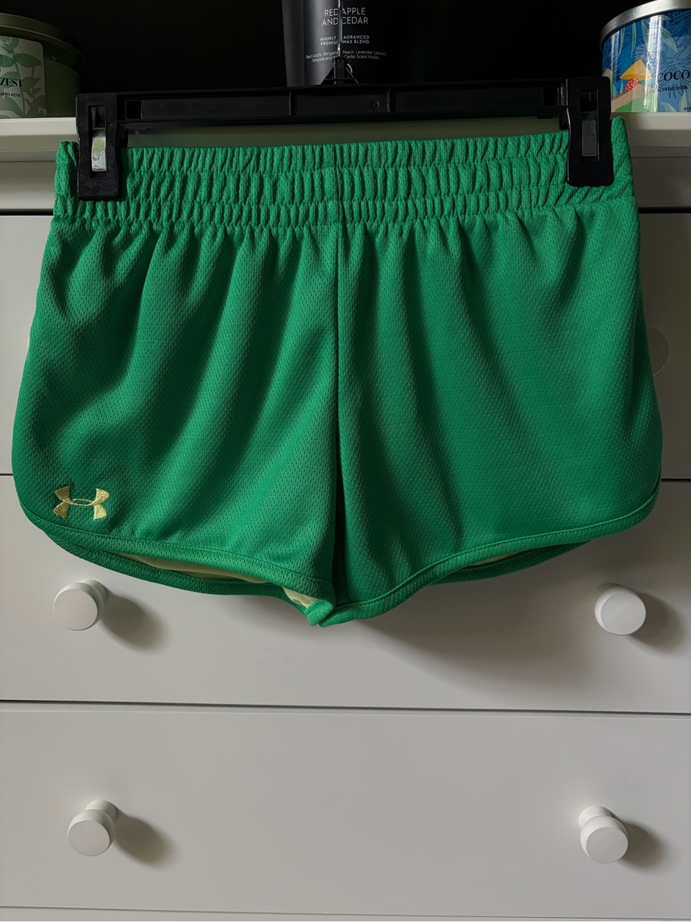 ⚽️ NWOT UNDER ARMOUR WOMENS SIZE XS GREEN MESH SHORTS